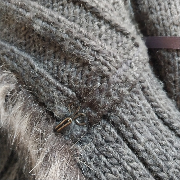 Vtg DKNY Women's Medium Wool Blend Knit Cardigan Faux Fur Trim Y2K Grey Sweater - Picture 7 of 10